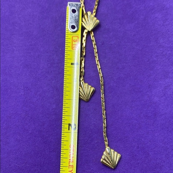 💛 Elegant Vintage Gold Plated Shell Fan Necklace - Picture 3 of 6